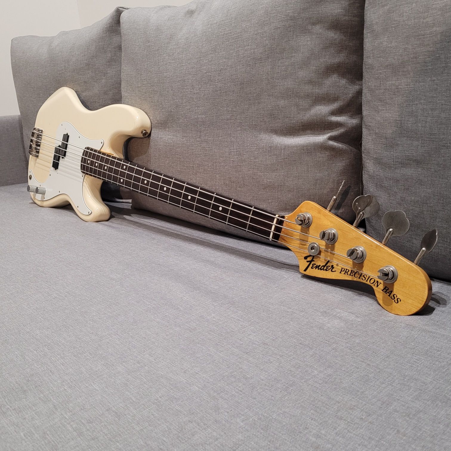 Fender Precision Bass made in Japan PB70