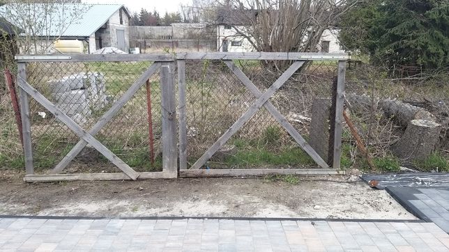 Tymczasowa brama na budowę