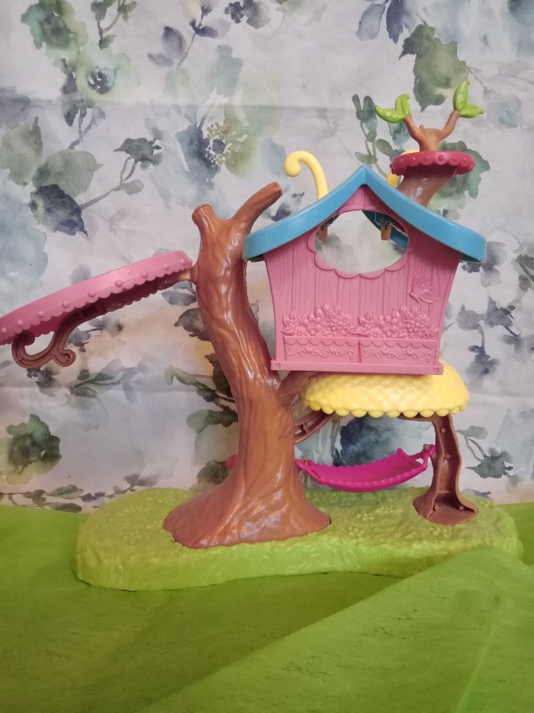Domek  Enchantimals pszczoły i ślimak.
Stan bardzo dobry
 Polecam