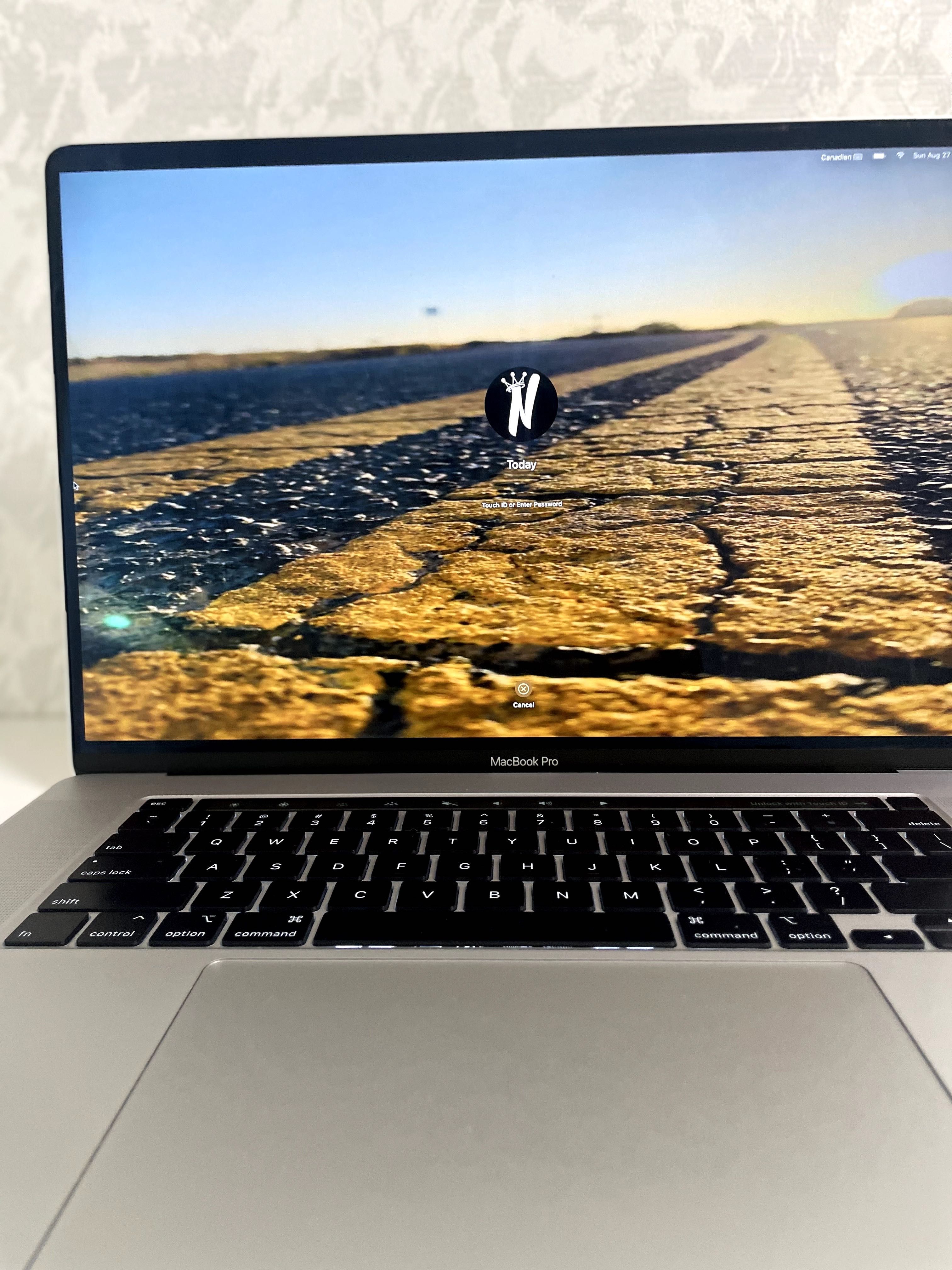 MacBookPro 2019 16" 2.6 GHz 6 Core Intel Core i7 Silver 512