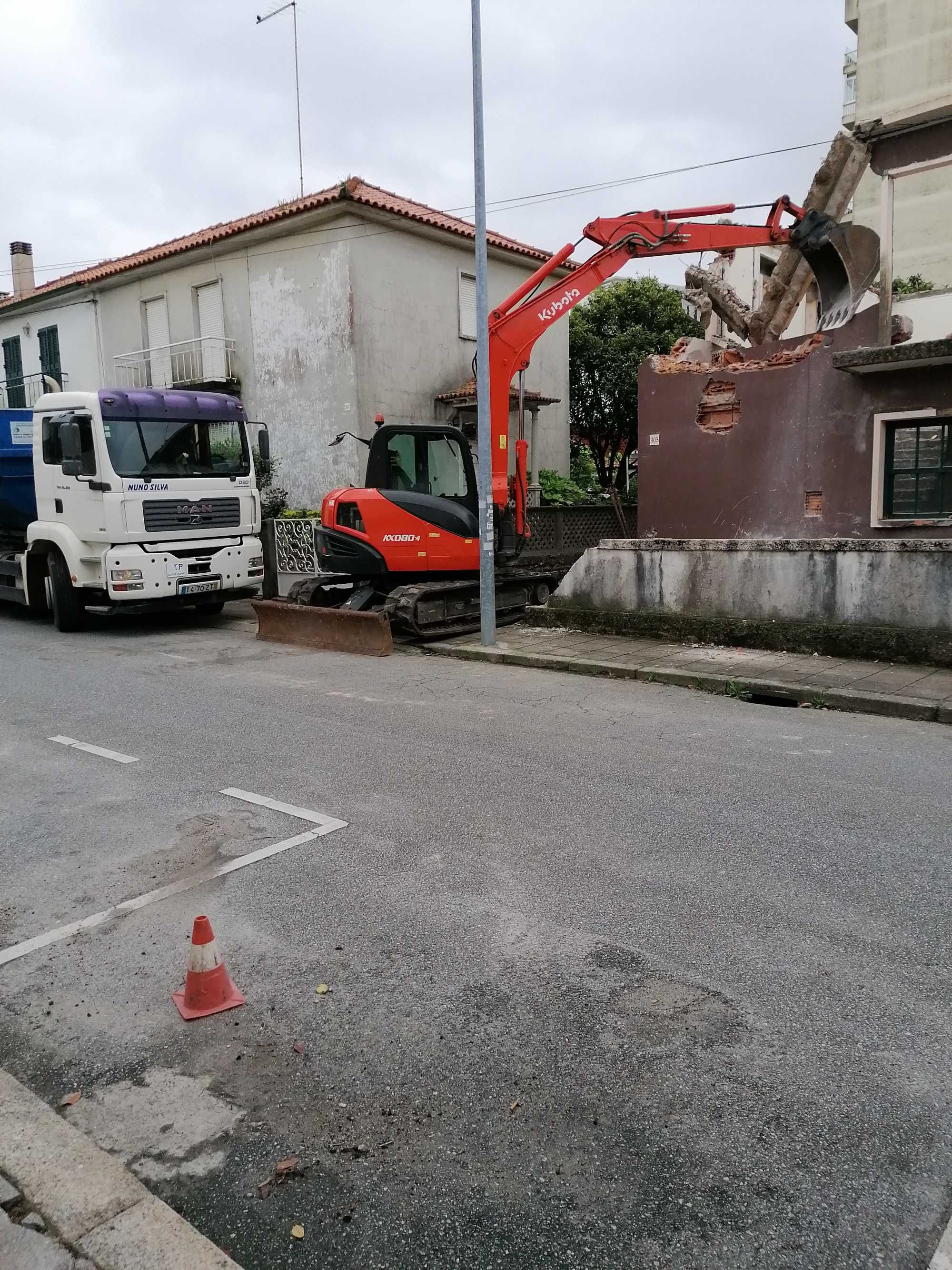 LImpeza de Terrenos  Demolições