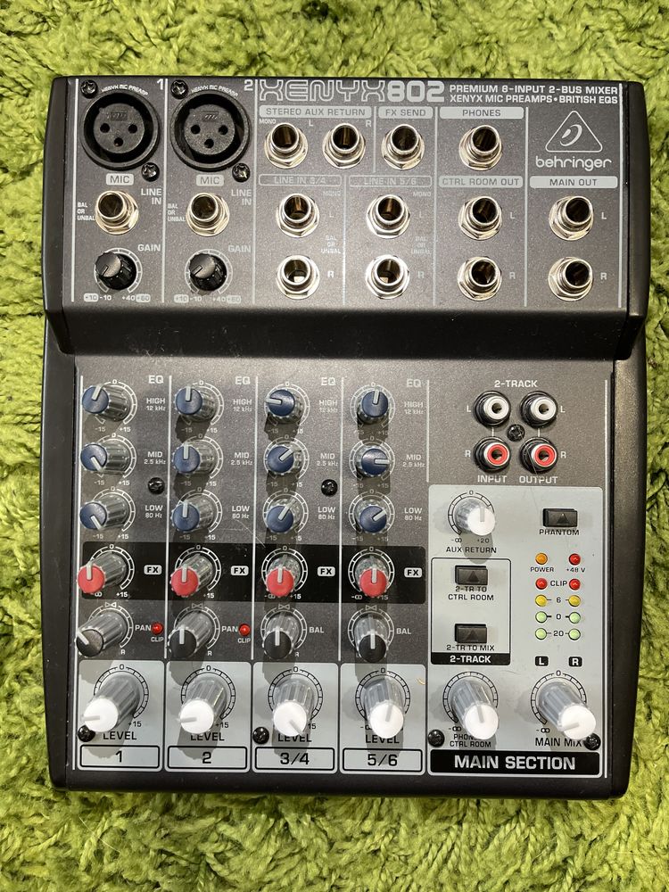 Mesa mistura Behringer Xenyx 802