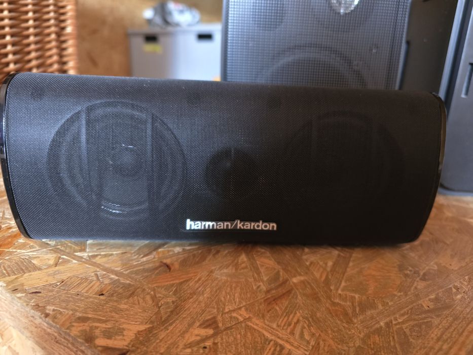 2 głośniki JBL + 1 mały centralny Harman/ Kardon