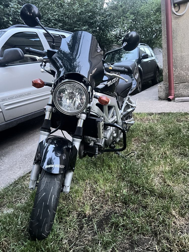 Suzuki SV650 2003 — Надежный и мощный байк в отличном состоянии!