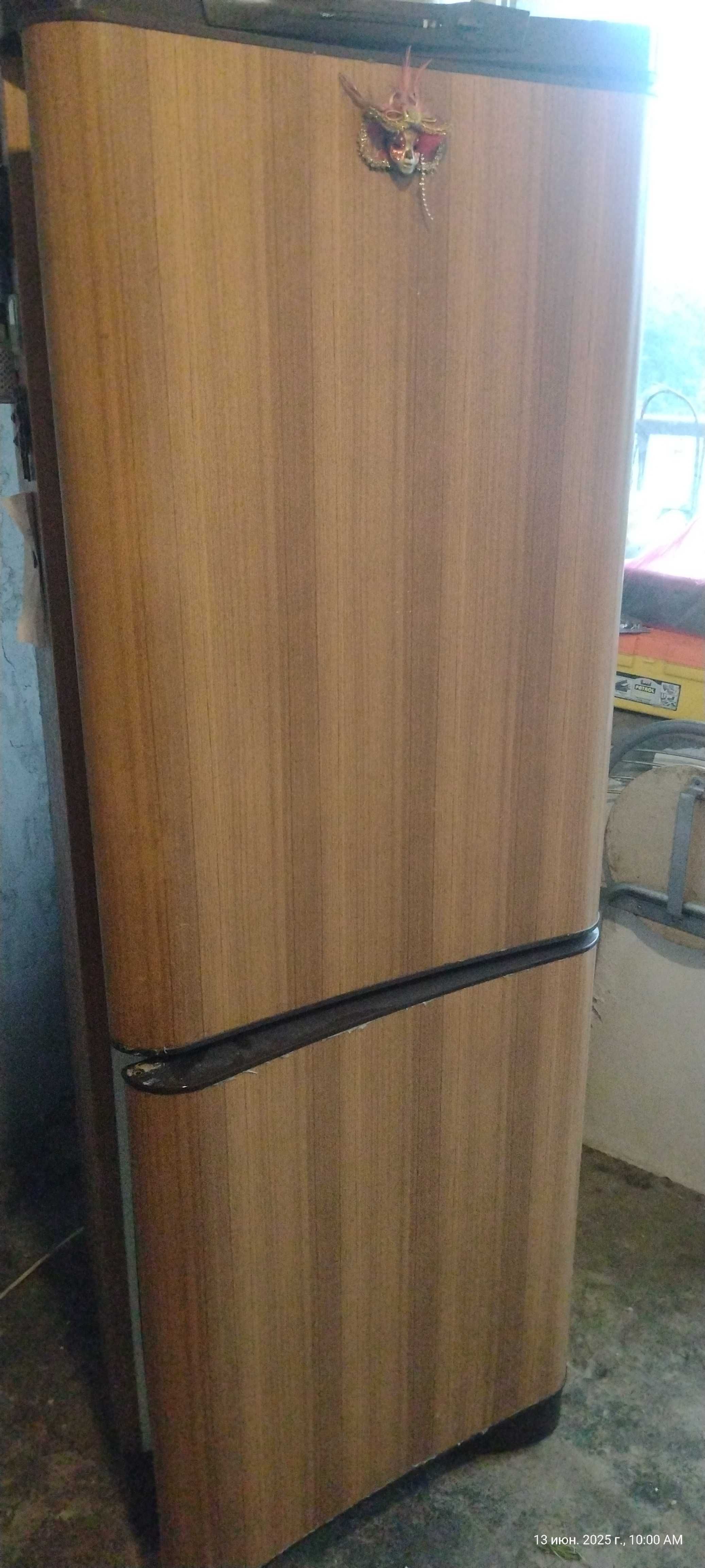 Холодильник Indesit C 132 G 017 , цвет под дерево
