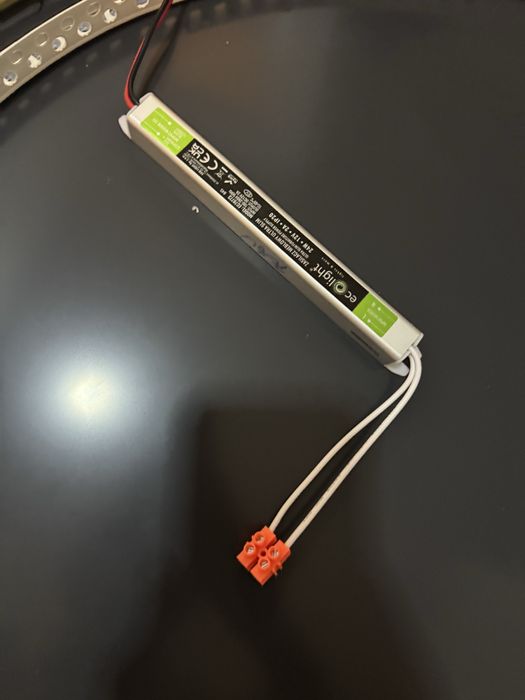 Lustro LED okrągłe 70cm złote w aluminiowej ramie