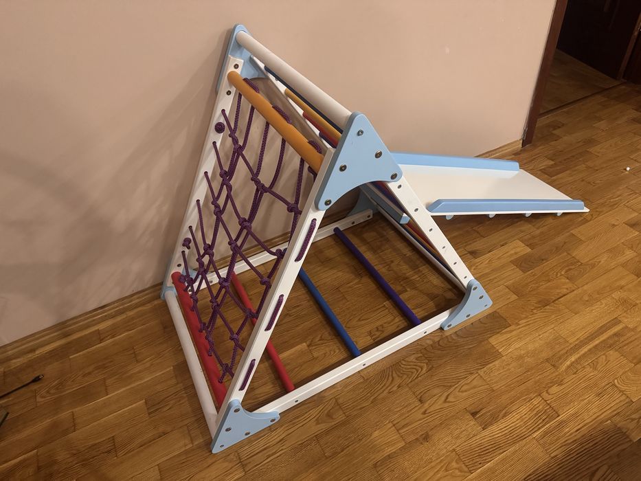 Ігровий куточок для розвитку трикутник піклера гірка