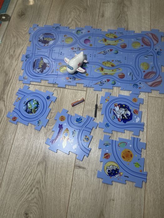 Розвиваюча іграшка-пазл «RailCar» Ігровий килимок