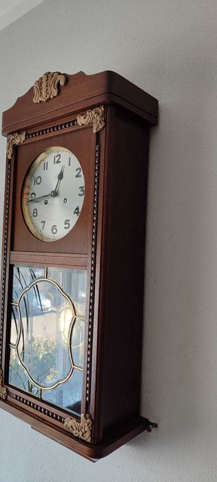 402 Zegar wiszący mechaniczny - antyk UM