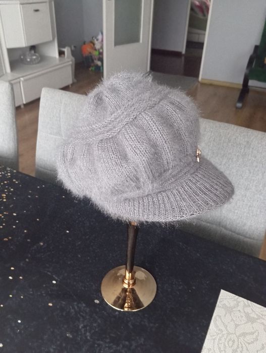 Czapka z daszkiem zimowa