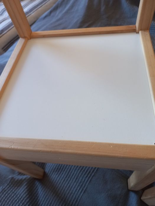 Stolik dziecięcy i 2 krzesła IKEA