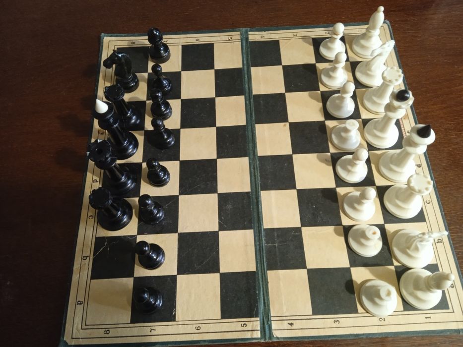 Шахматы б.у 2 шт.