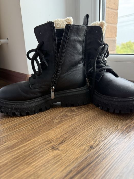 Шкіряні черевички для дівчинки