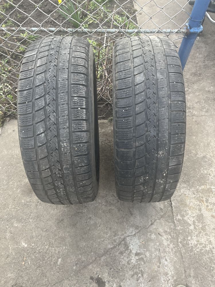 Продам пару зимней резини 265/70 r16  Matador