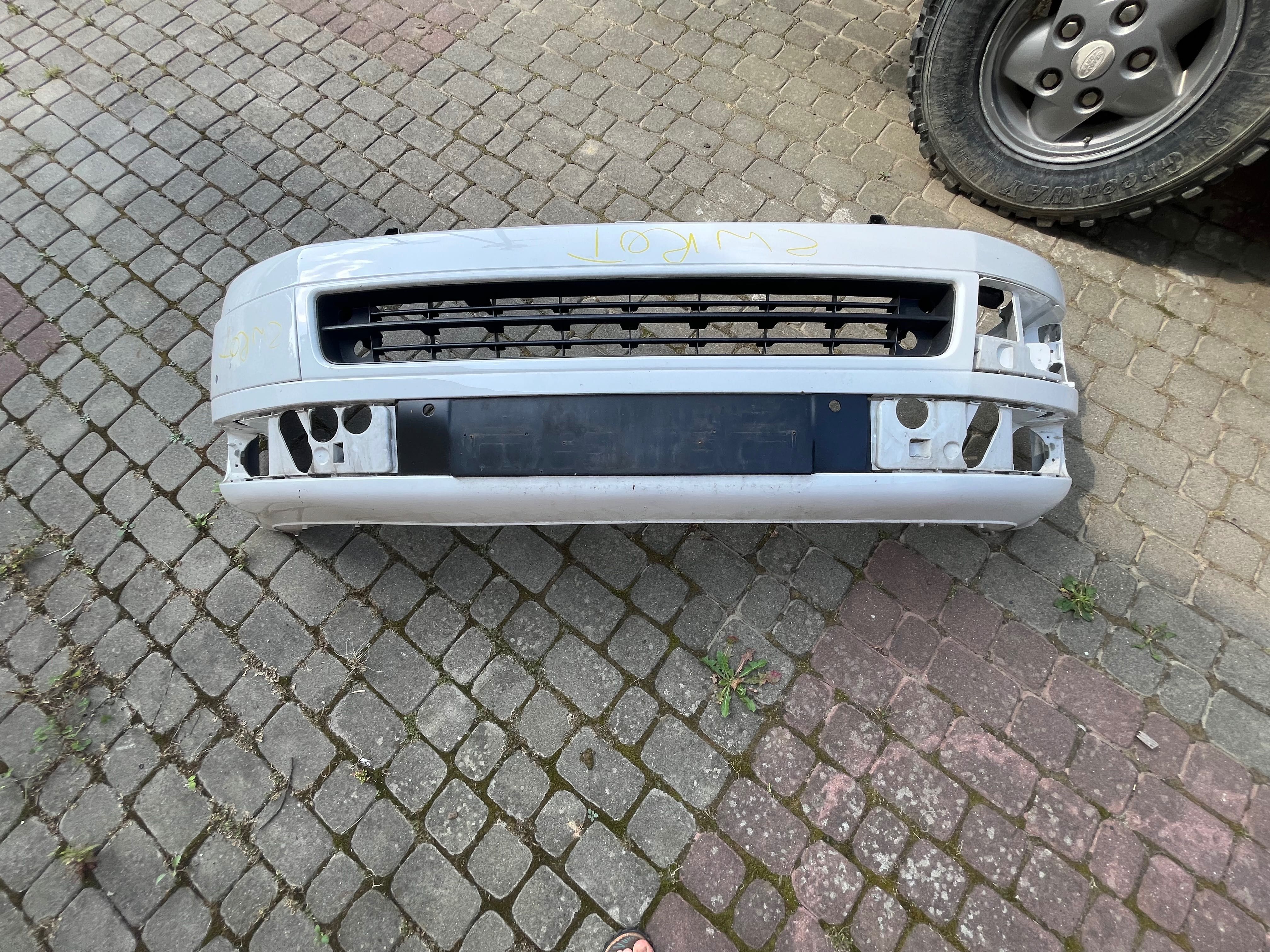 Zderzak przedni VW T5.1 Multivan edition poliftingowy