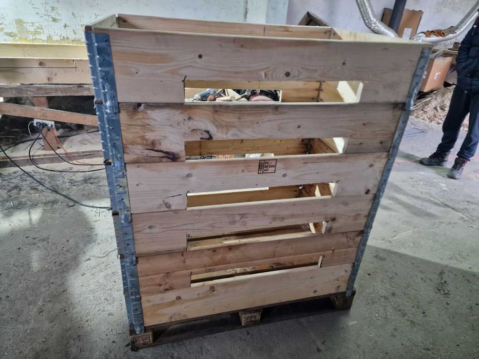 Kosze, skrzynie rozkładane np. do suszenia drewna.