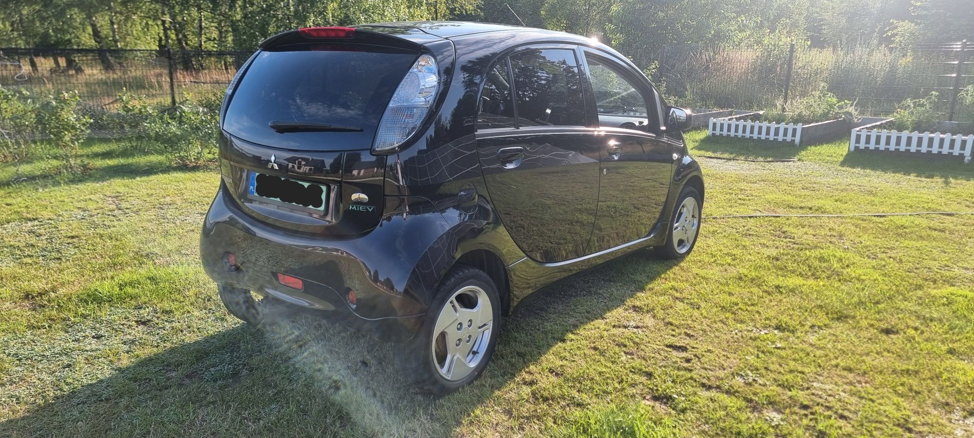 Mitsubishi i-MIEV iOn C-zero elektryk