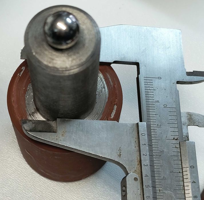 Zawiasy do dużej bramy warsztatowej