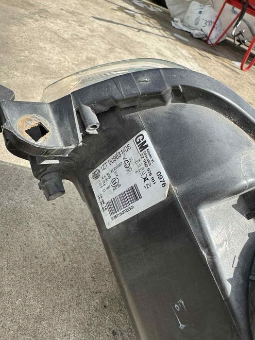 Lampa Insignia Xenon przód lewa Reflektor Opel Insignia lewy