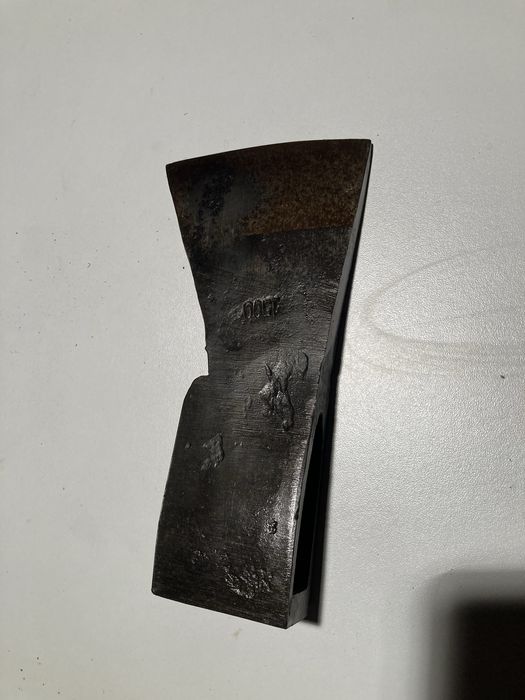 Duża solidna kuta siekiera 1.5 kg