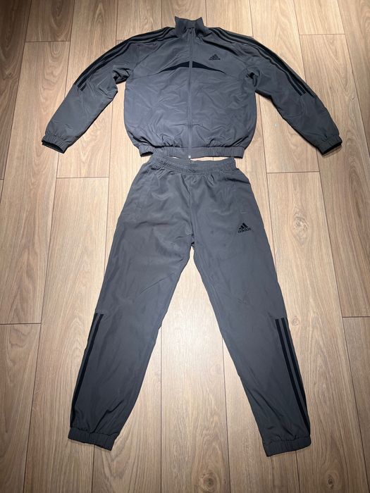 Спортивний костюм adidas