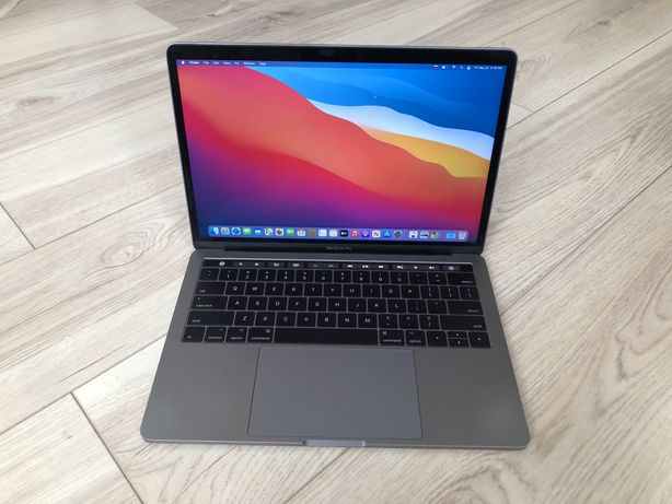 Продам Apple MacBook Pro 13 2017 512GB, 16RAM, i5, Touch Bar, ноутбук