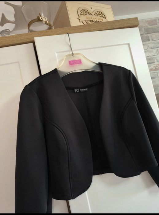 Elegancka krótka marynarka czarna bolerko - Bodyflirt r. S/M