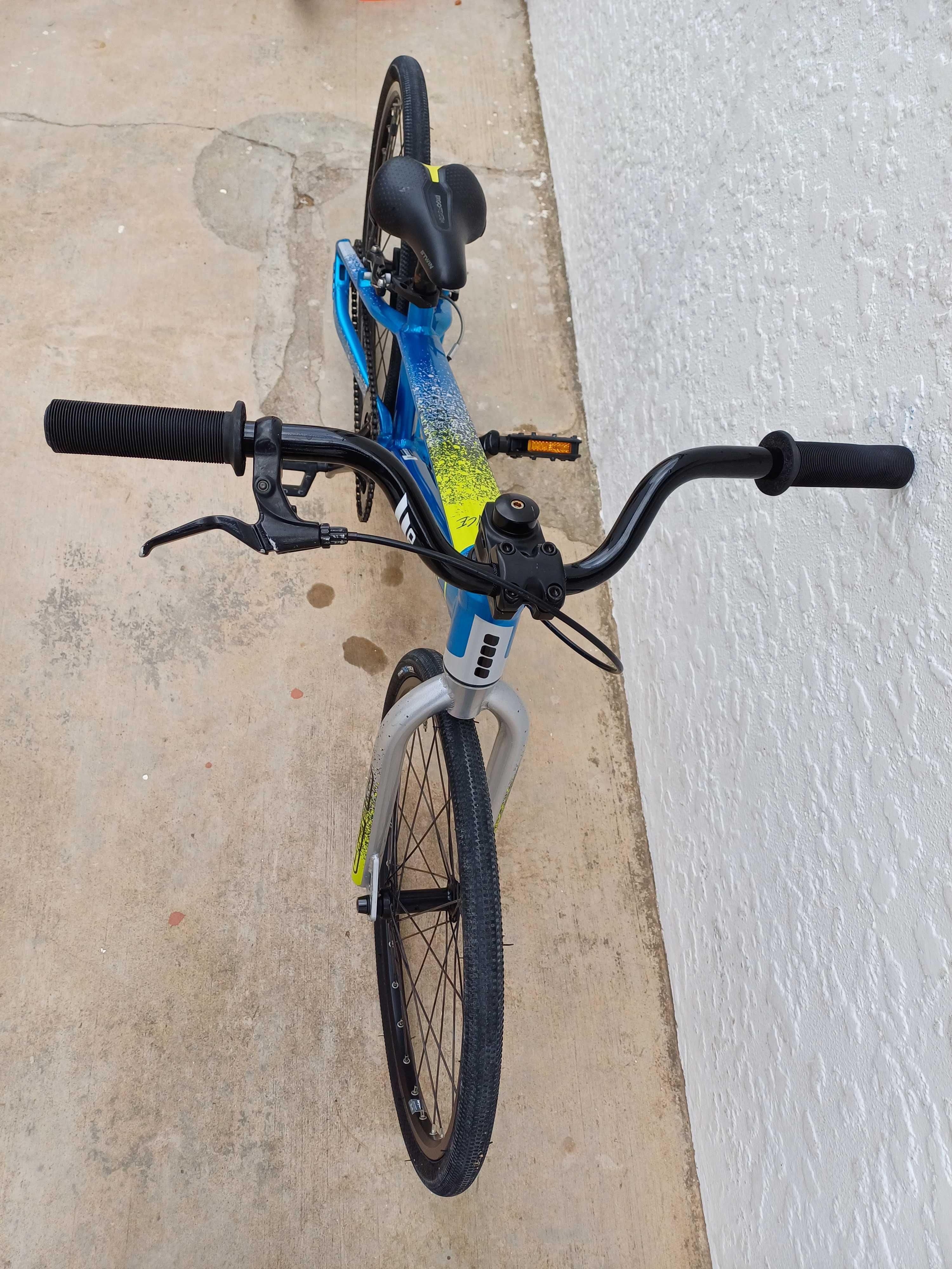 Bicicleta BMX corrida