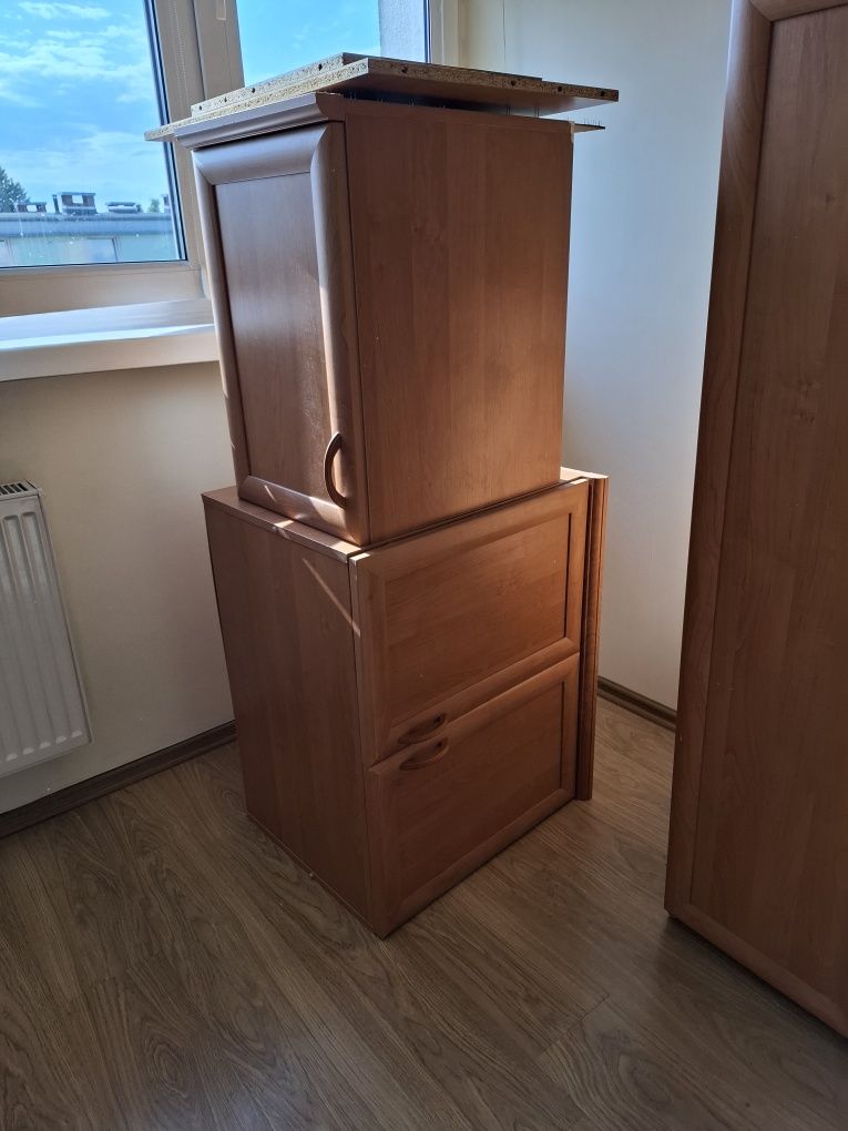Oddam za darmo meblościankę nadajaca się na  działkę