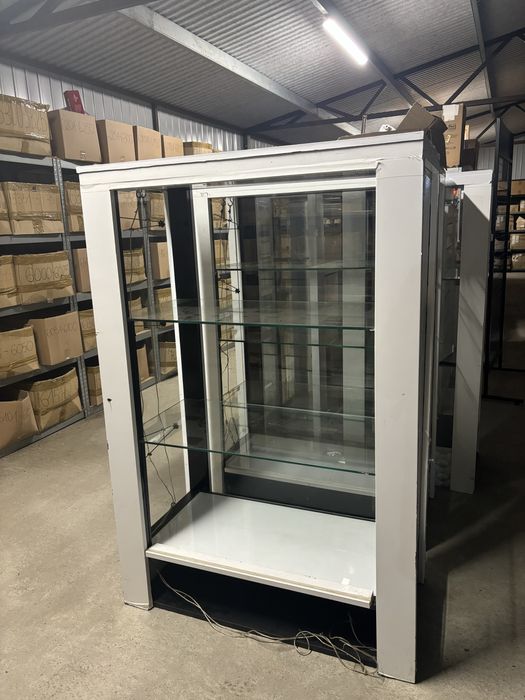 Regały futryny sklepowe