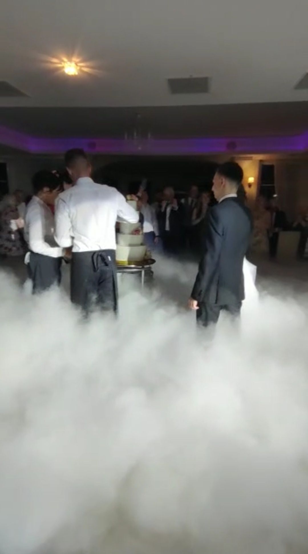 Ciężki dym pierwszy taniec, taniec w chmurach
