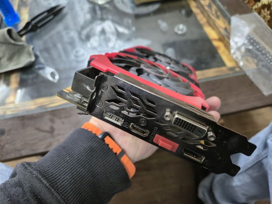 Продам відеокарту MSI GeForce GTX 1080 Gaming