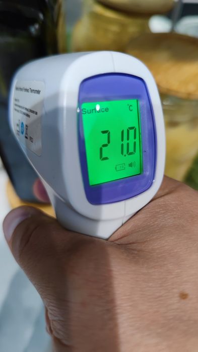 Termometr elektroniczny bezdotykowy