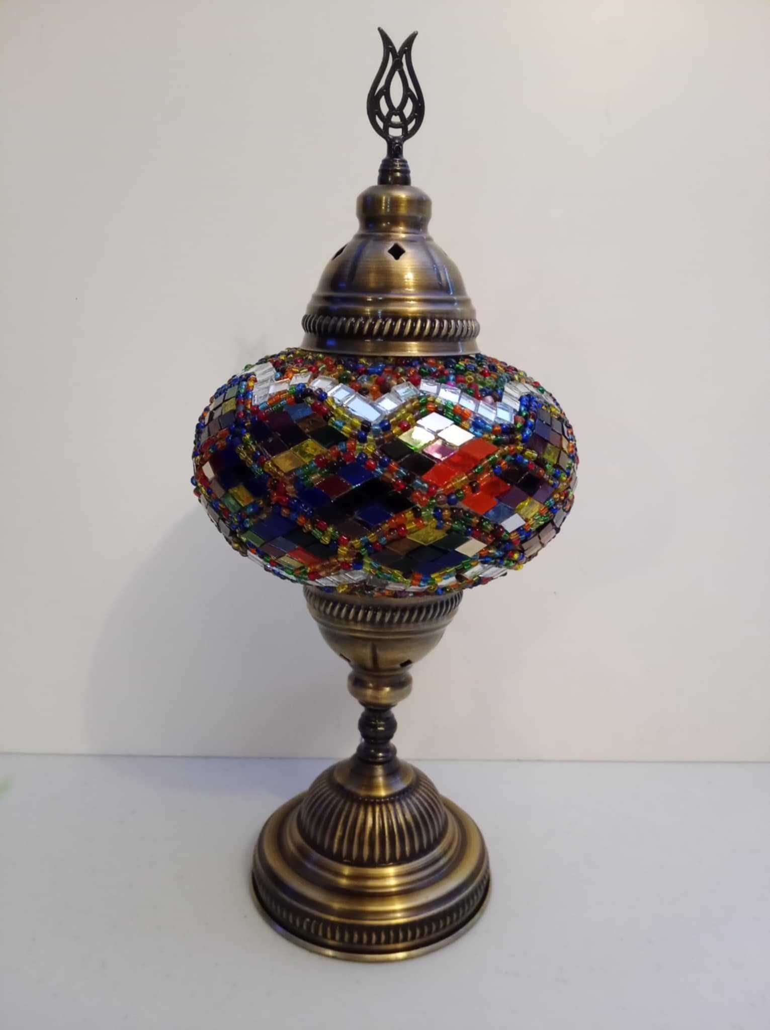 Lampa stołowa z mozaiką na baterie