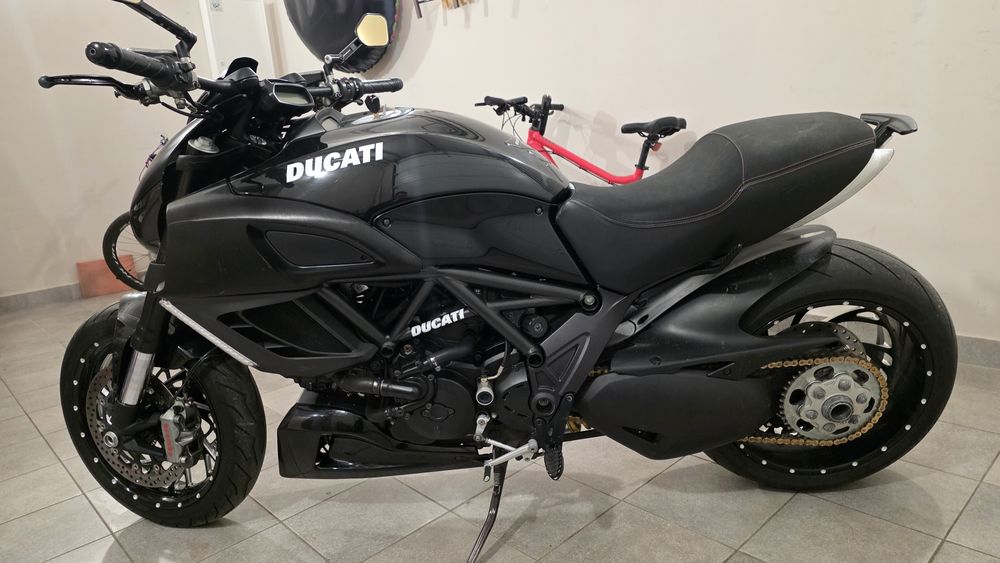 Ducati diavel 2011