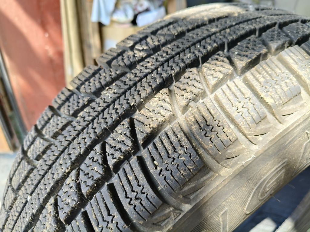 Продам комплект резины R13