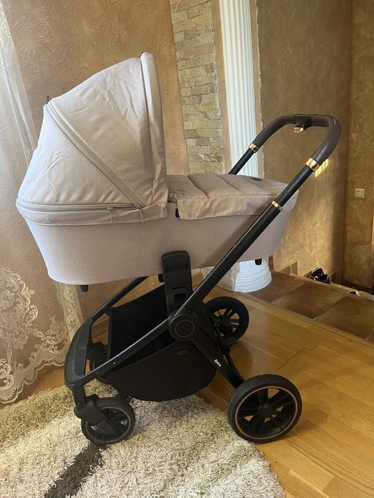 Коляска Carello Epica 2в1