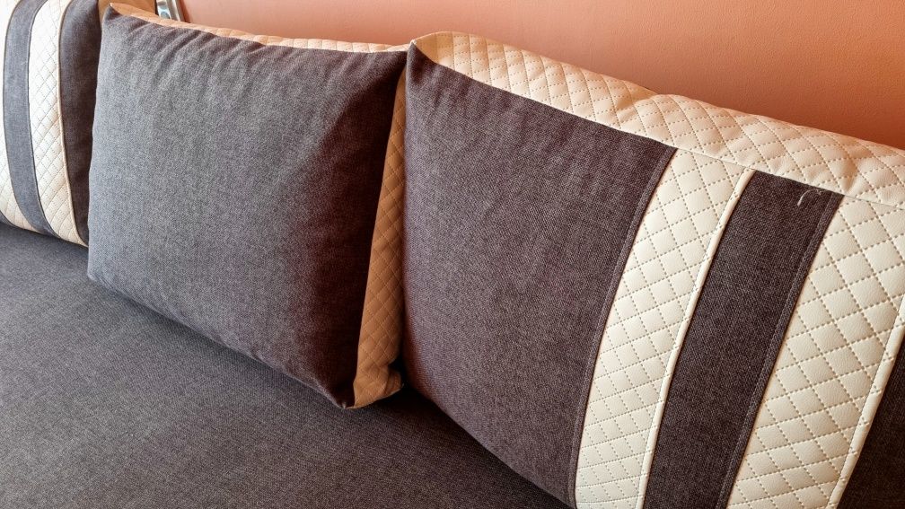 Duża rozkładana sofa z pojemnikiem - brązowy melanż