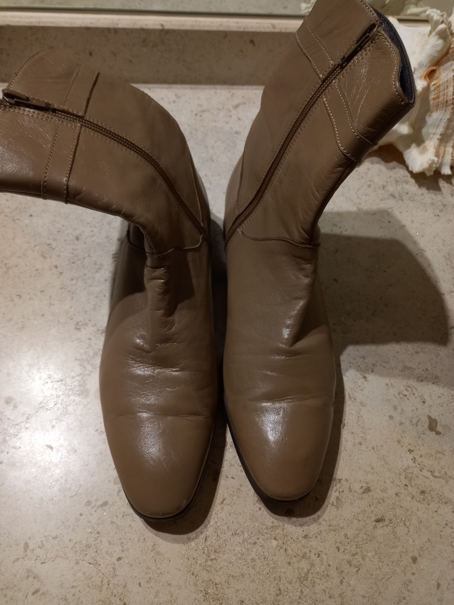 Botins todos em pele