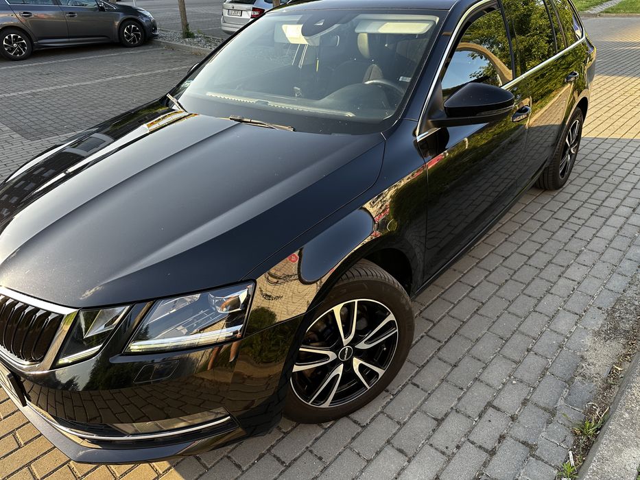 Skoda octavia 2.0tdi dsg SALONOWA