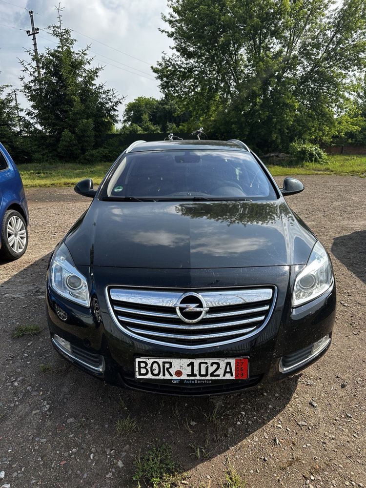 Opel Unsignia Sports Tourer 2010 года