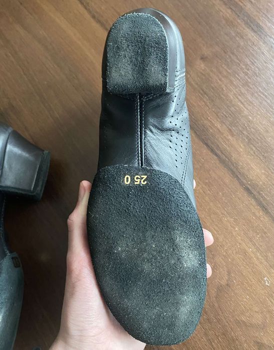 Туфлі для бальних танців