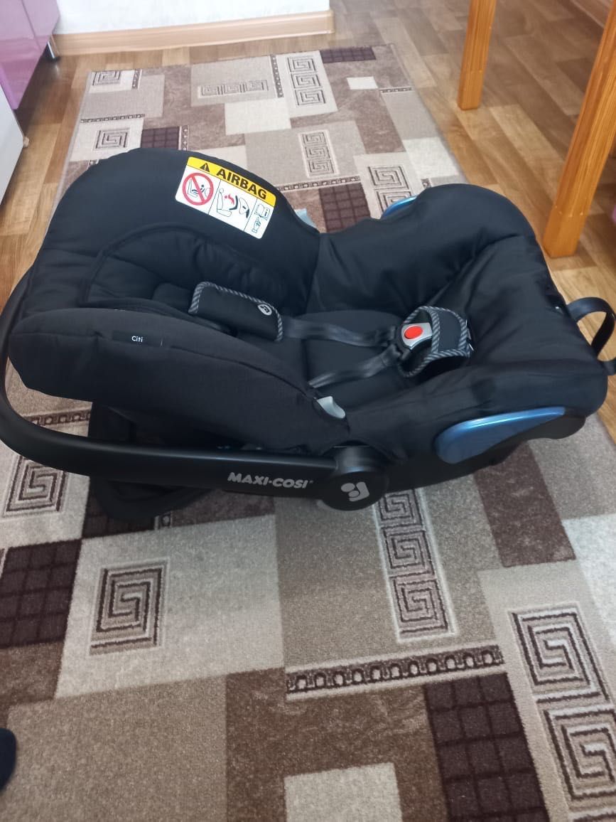 Автокрісло Maxi-Cosi Citi Essential Black