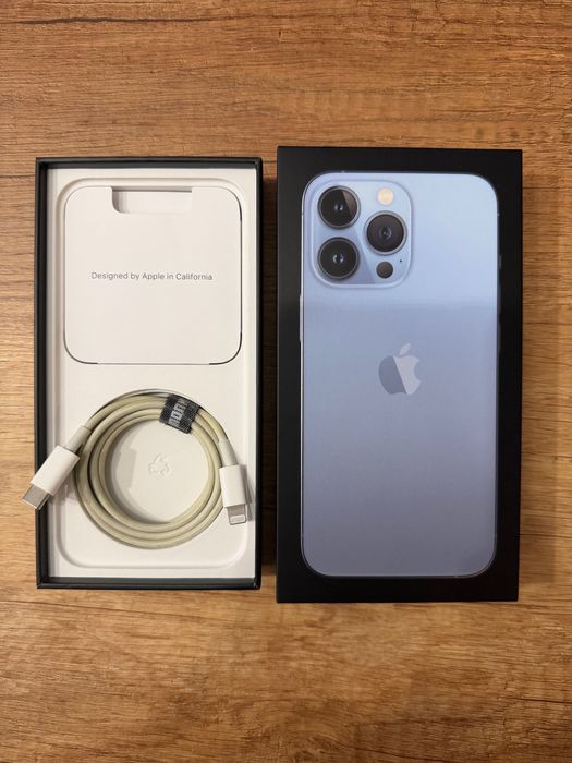 iPhone 13 Pro 256GB + 2x Etui Bewood Unique + NeoGlass 3mk