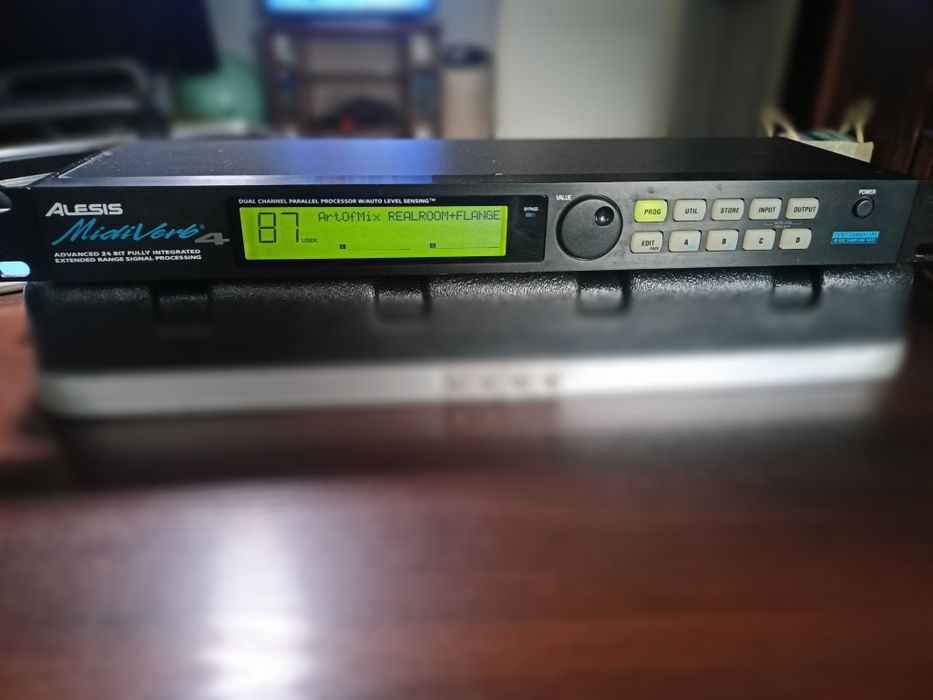 Procesor efektow Alesis MidiVerb4, super stan!
