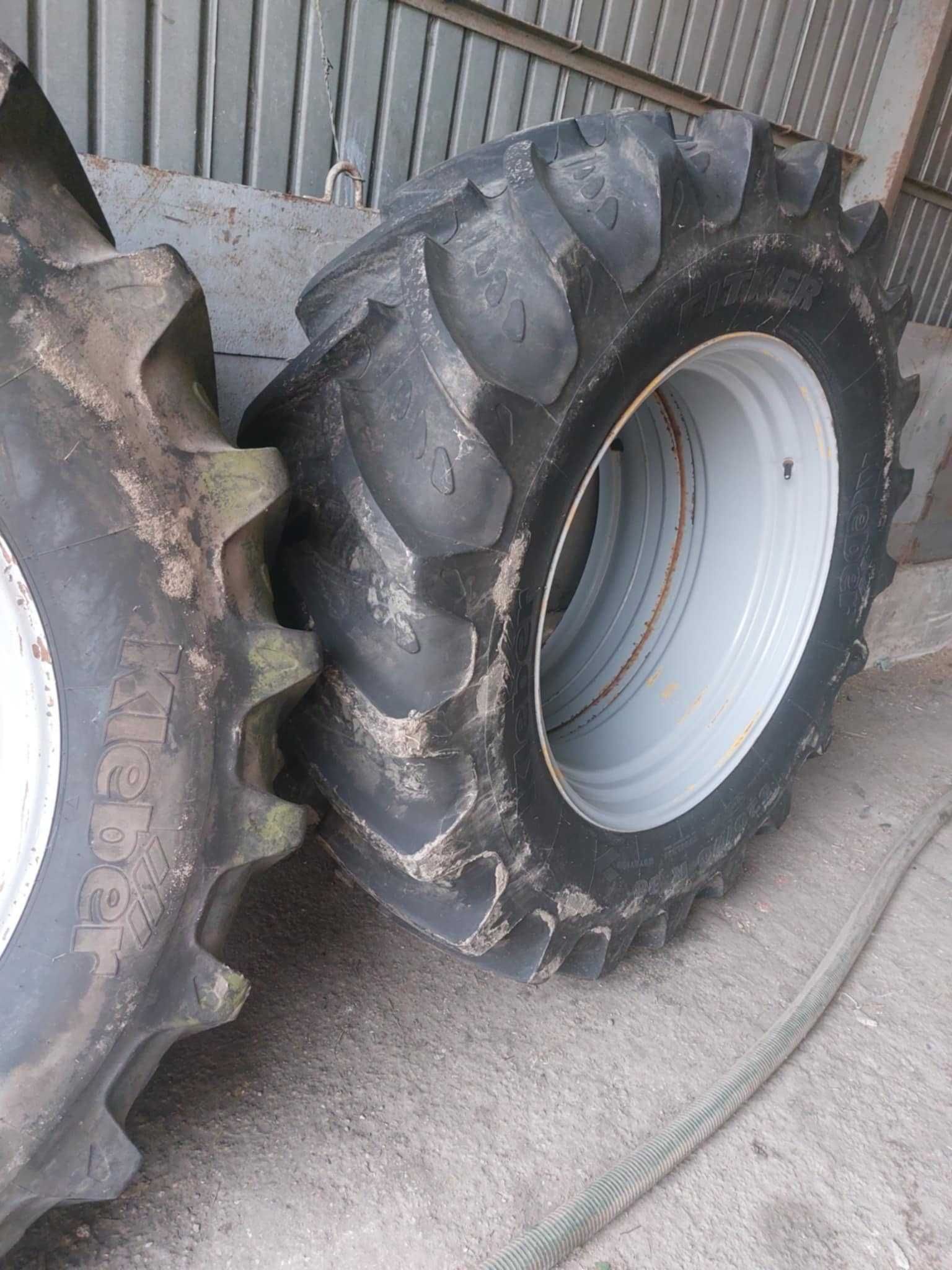 Opony rolnicze z felgami 2 sztuki bliźniaki 520/70R38 Kleber Fitker