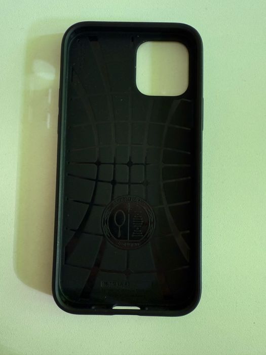 Etui spigen iphone 12