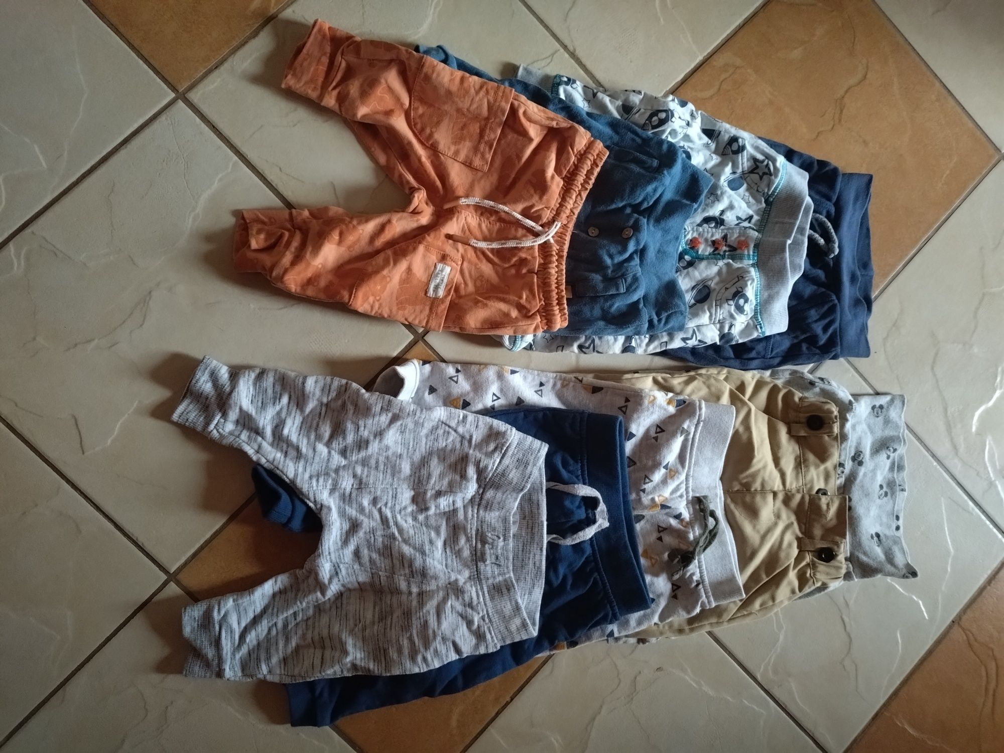 Spodnie dla chłopca rozmiar 68