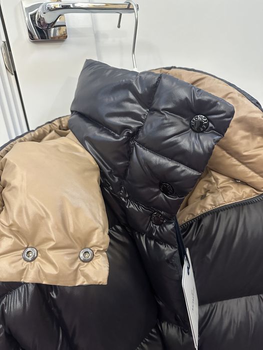 Женский пуховик Moncler