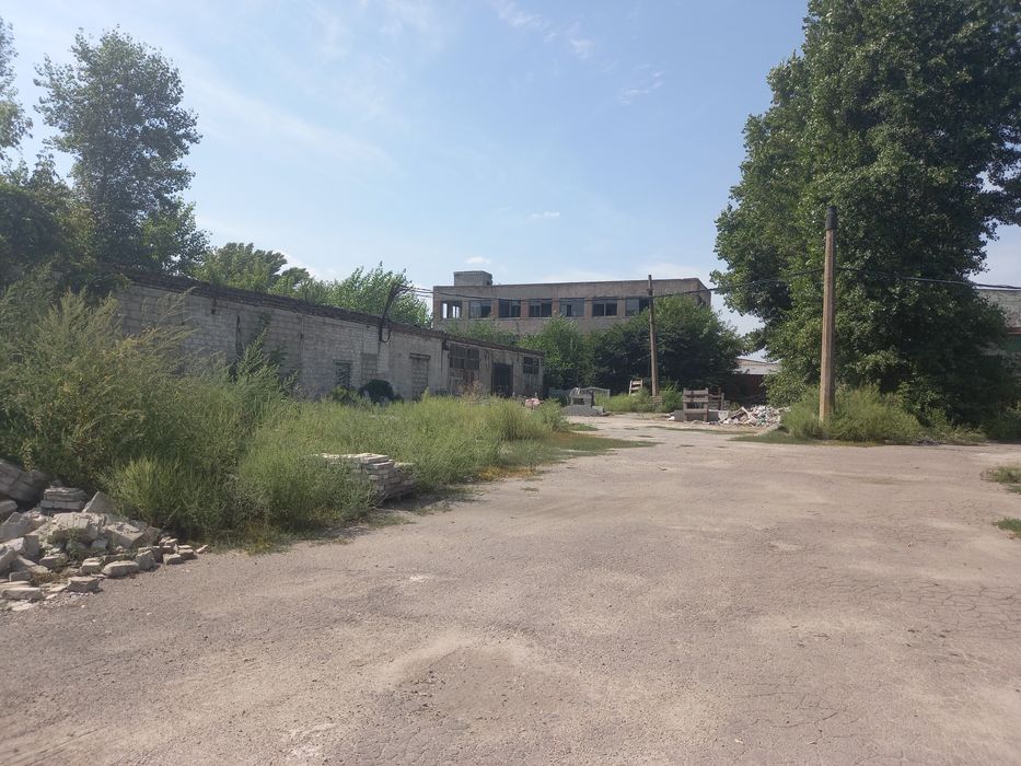 Продам промышленную базу (земля + помещение)